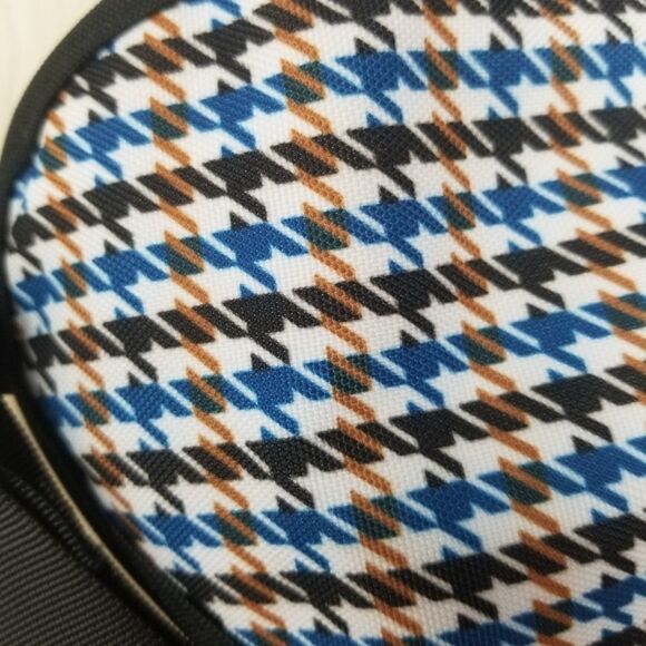 Nwot. Houndstooth Waistpack or Across the Body Pack. - Picture 10 of 12